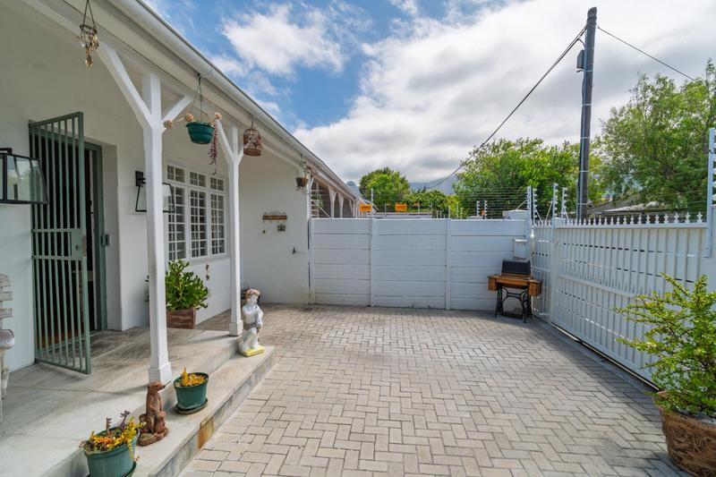 2 Bedroom Property for Sale in Harfield Village Western Cape